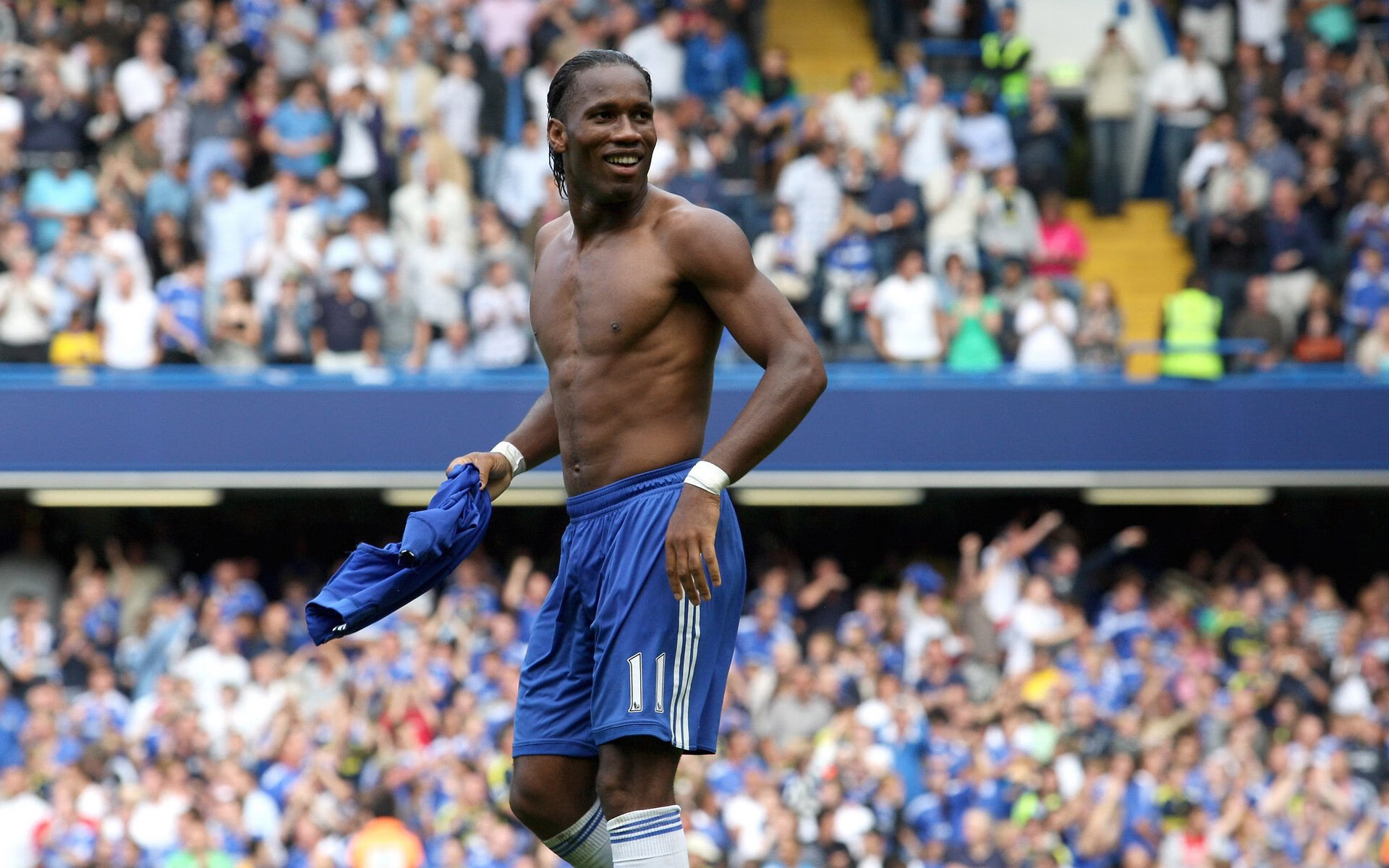 绿茵双城记，曼城血拼贝蒂斯展铁血，卢卡库意甲焦点战接管比赛显锋芒