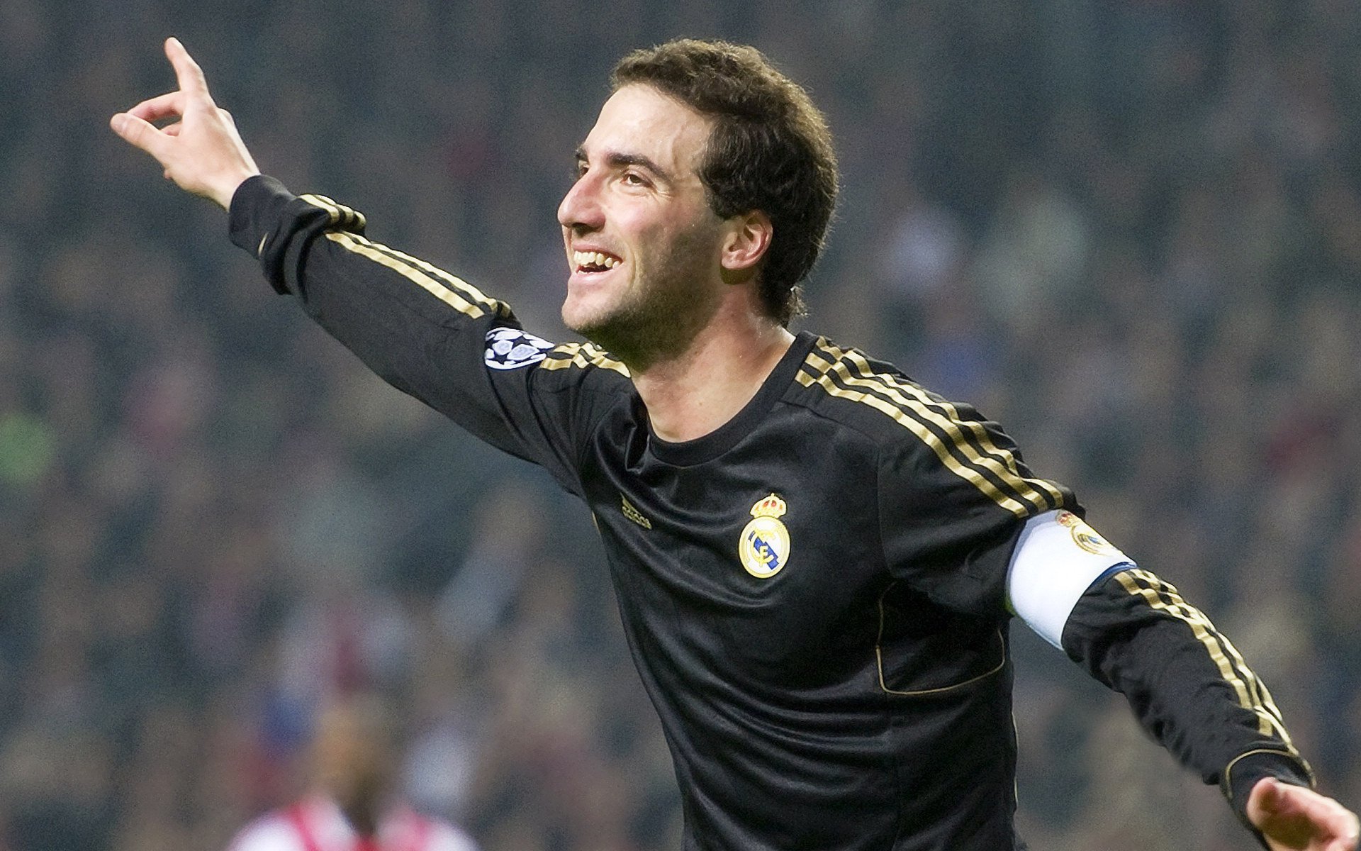 当智利对阵佛罗伦萨，楚阿梅尼如何以持续杀伤改写足球叙事